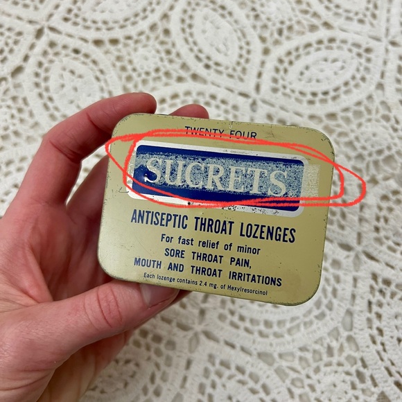 ⚠️ vintage Sucrets tin - Picture 6 of 11